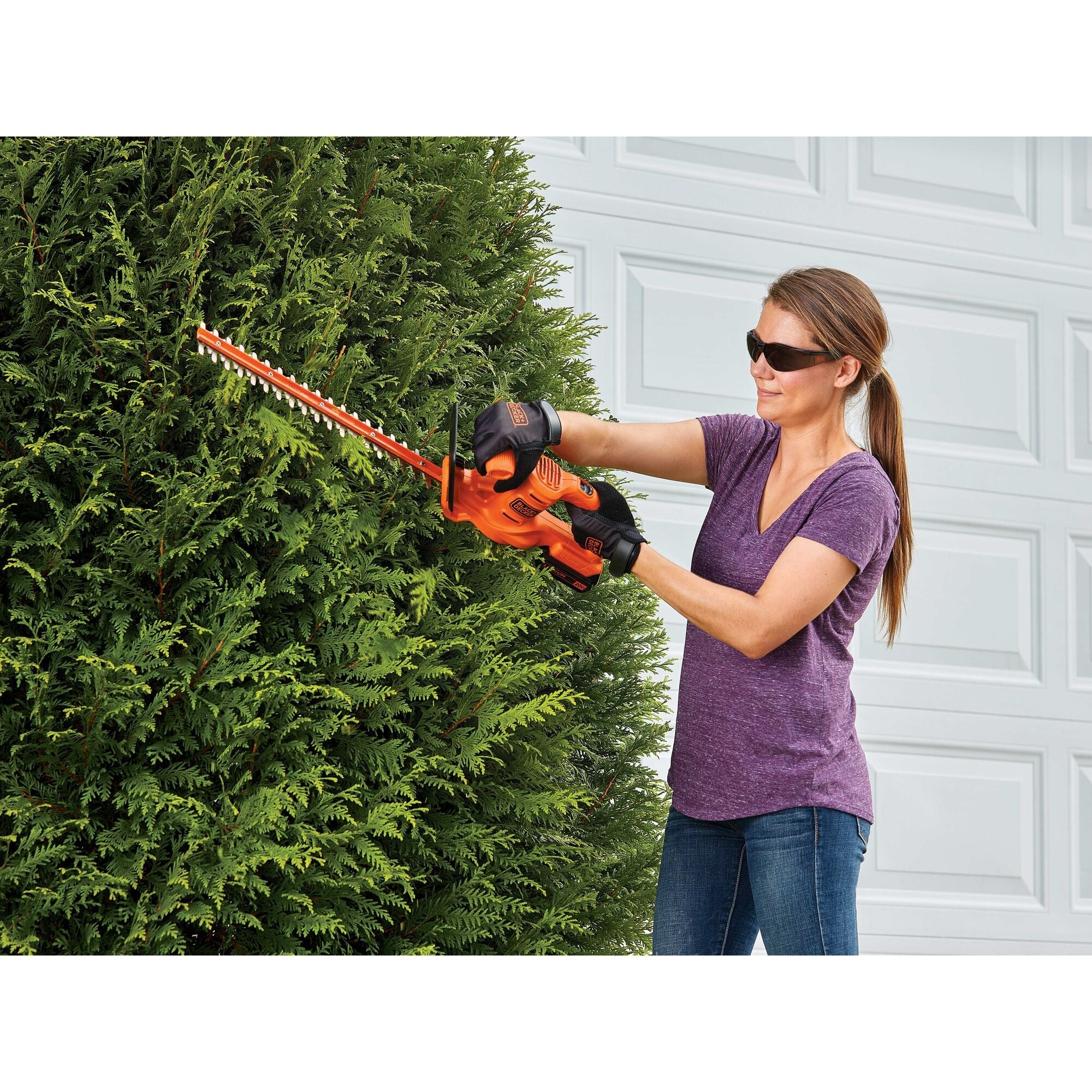 20V MAX* POWERCONNECT™ Hedge Trimmer, Battery & Charger Included