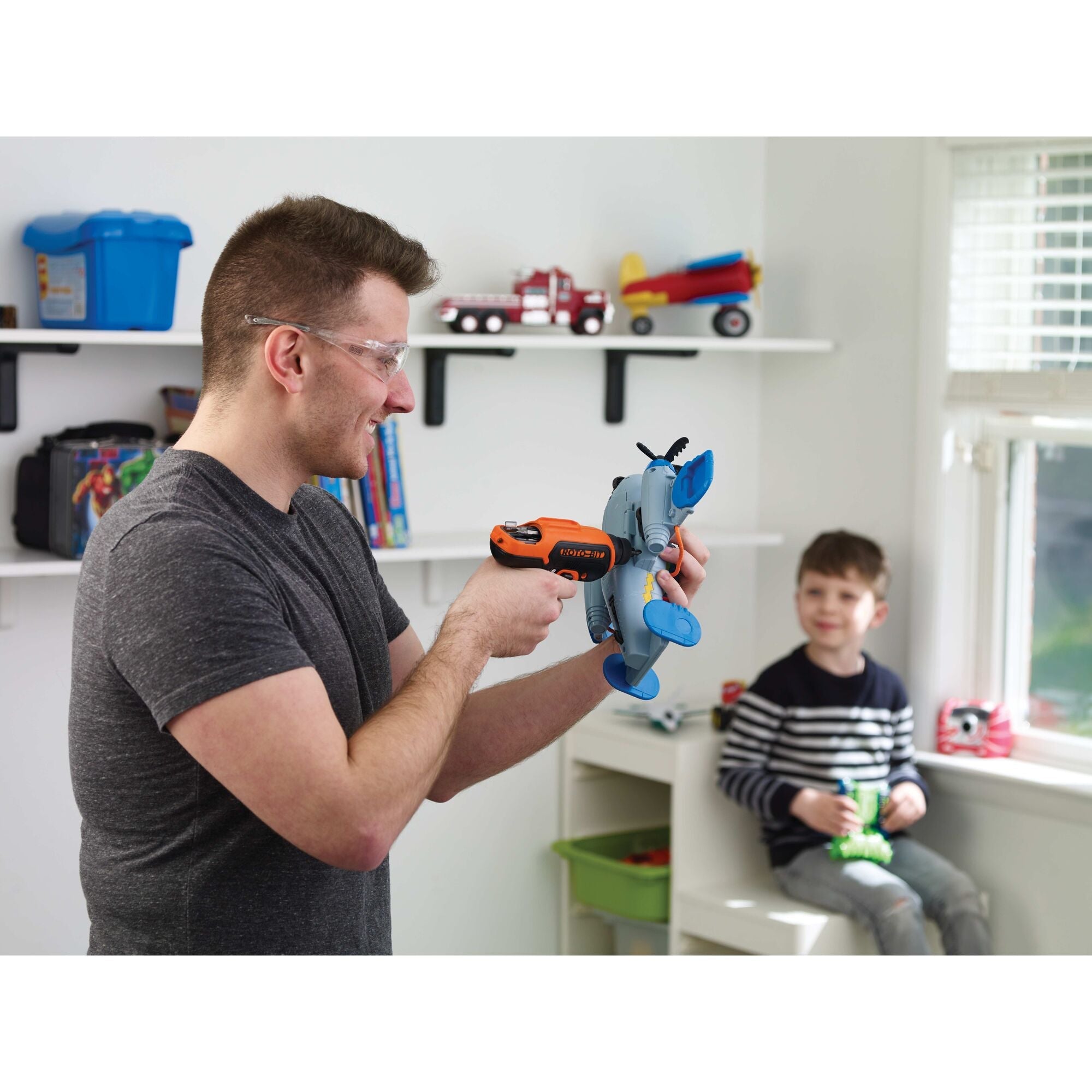 4V MAX* Cordless Screwdriver With Bit Storage