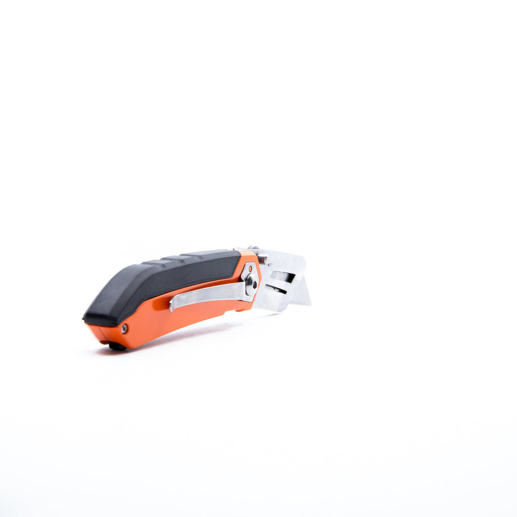 Utility Knife With Blade Storage