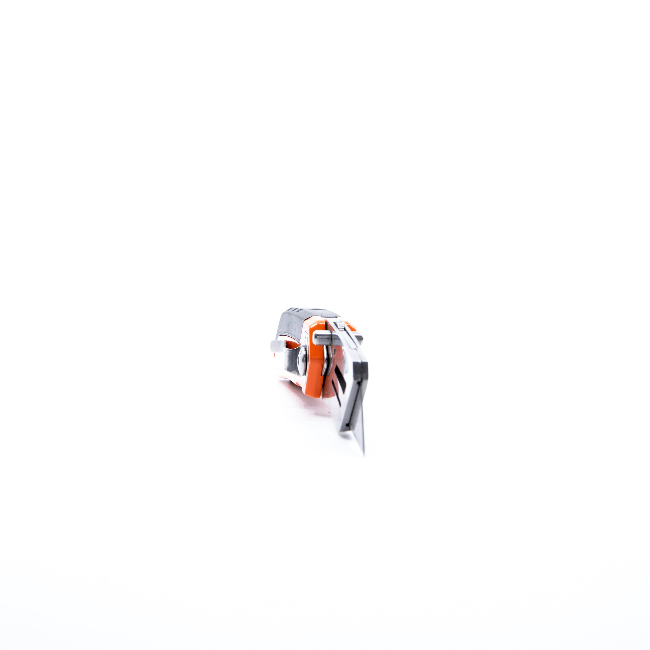 Utility Knife With Blade Storage
