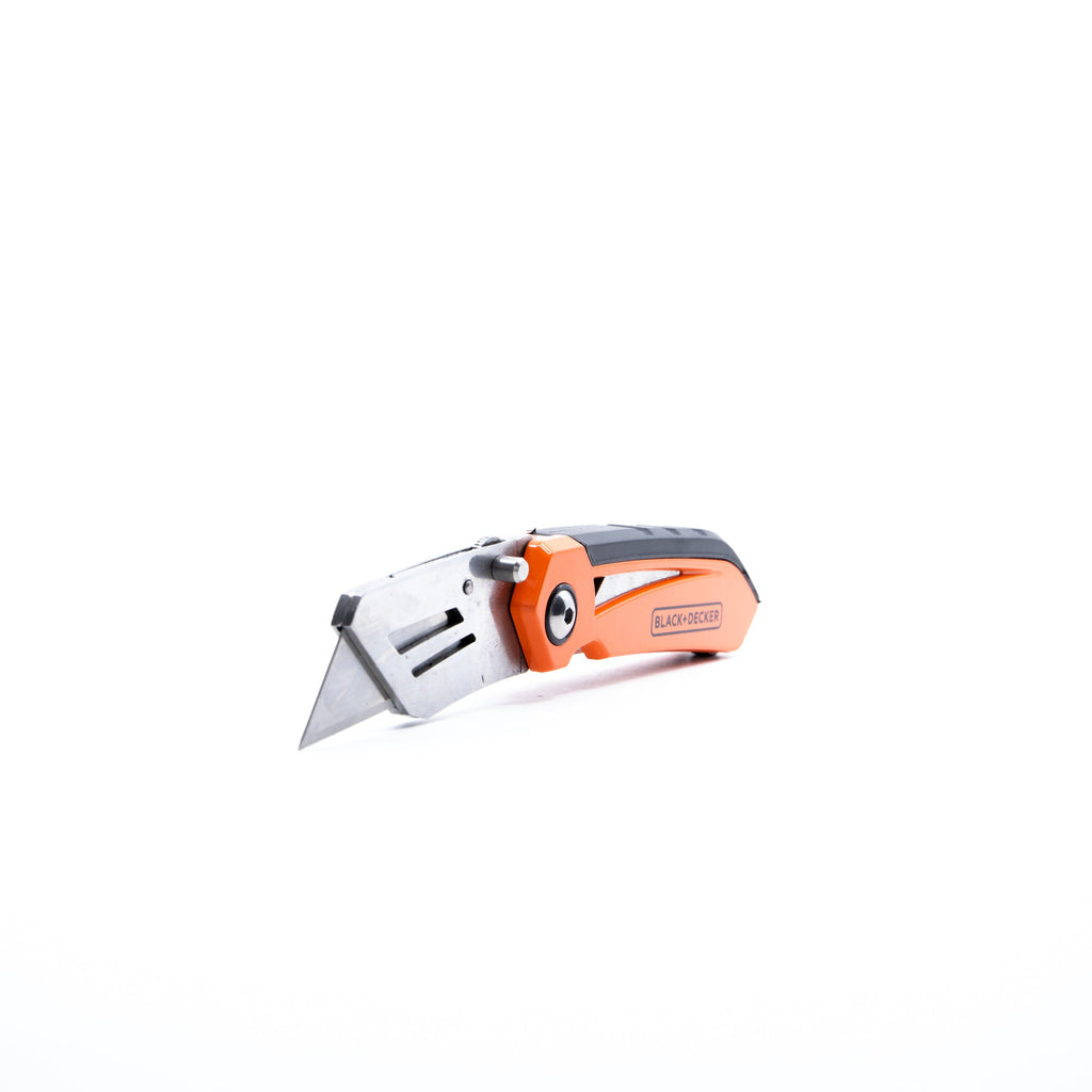 Utility Knife With Blade Storage