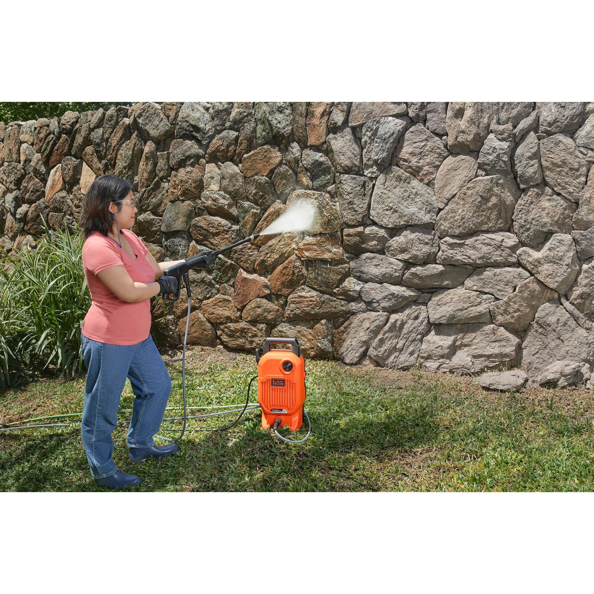 1,700 MAX psi* 1.2 gpm* Electric Cold Water Pressure Washer