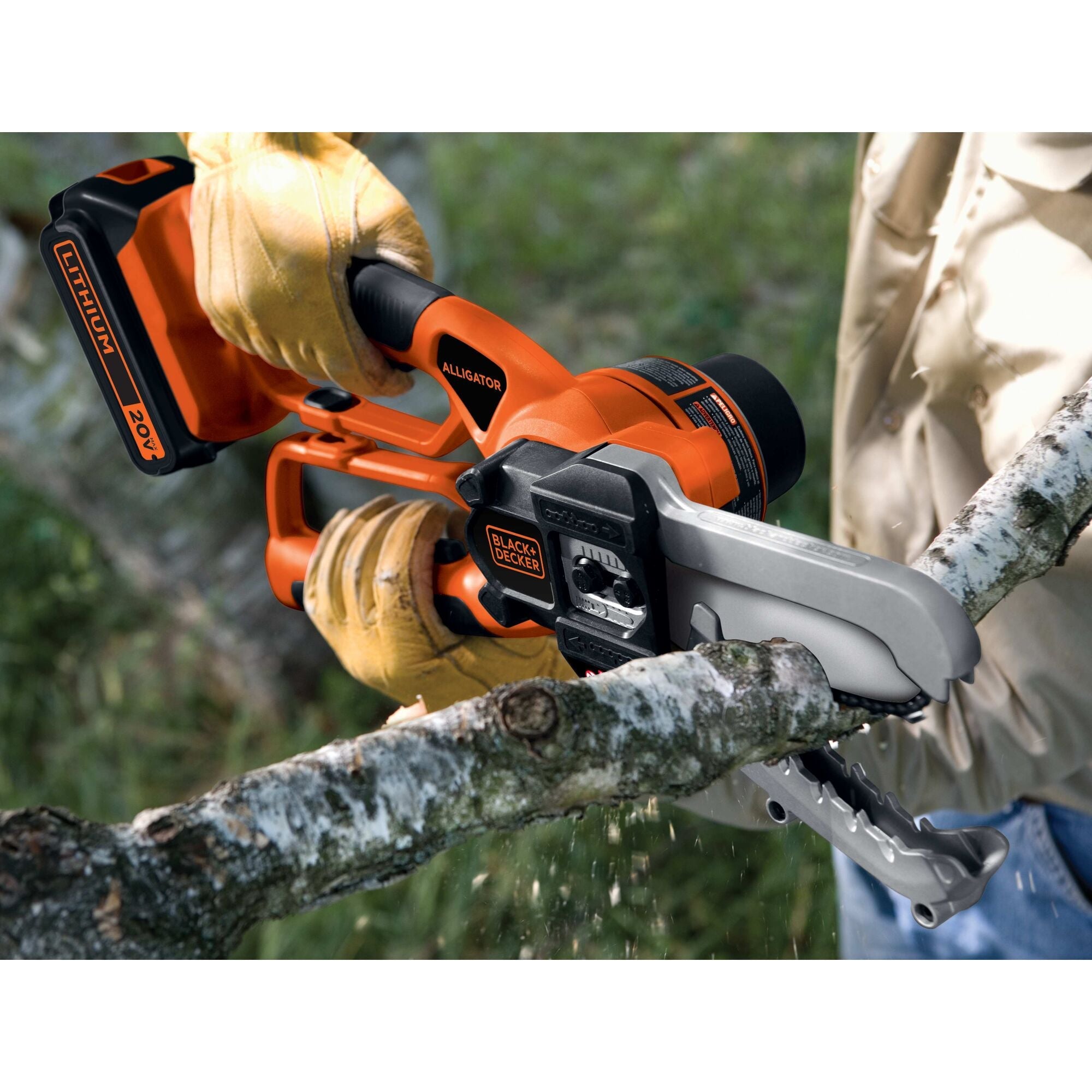20V MAX* POWERCONNECT™ Cordless Chainsaw and Alligator Lopper, Battery and Charger Included