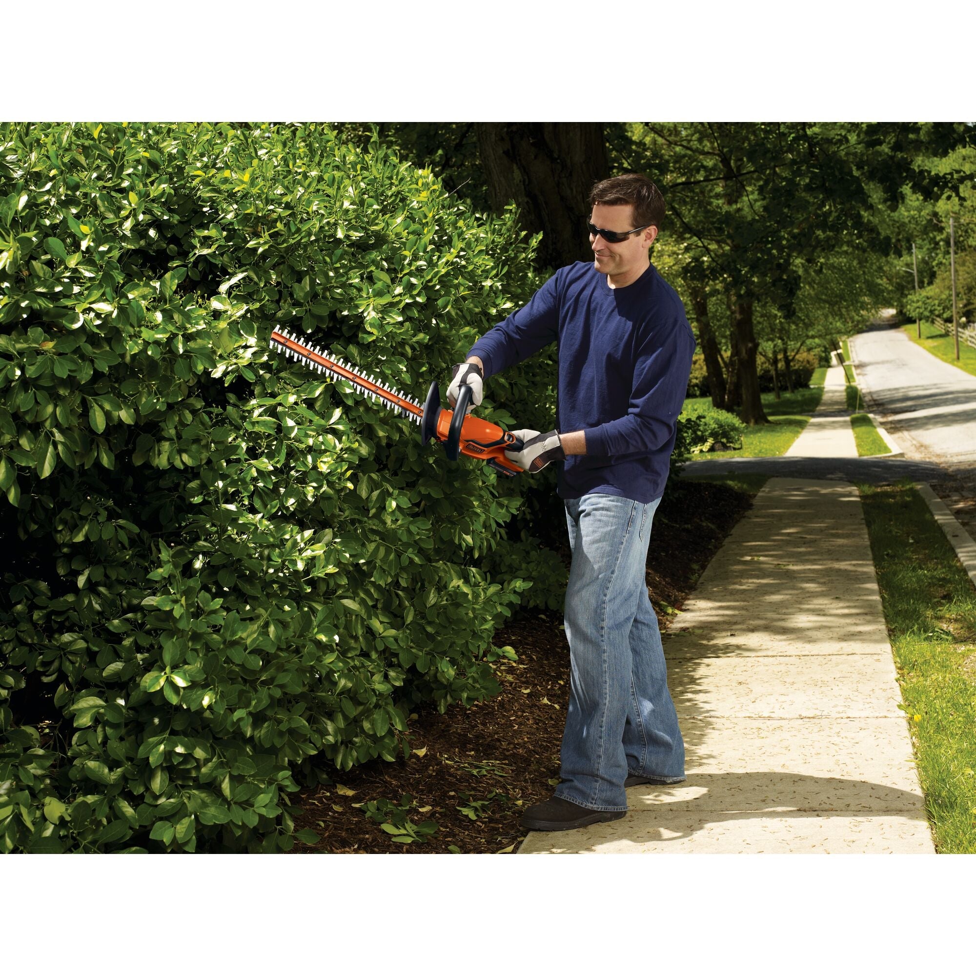 20V MAX* POWERCONNECT™ Cordless 22 Inch Hedge Trimmer, Battery and Charger Included